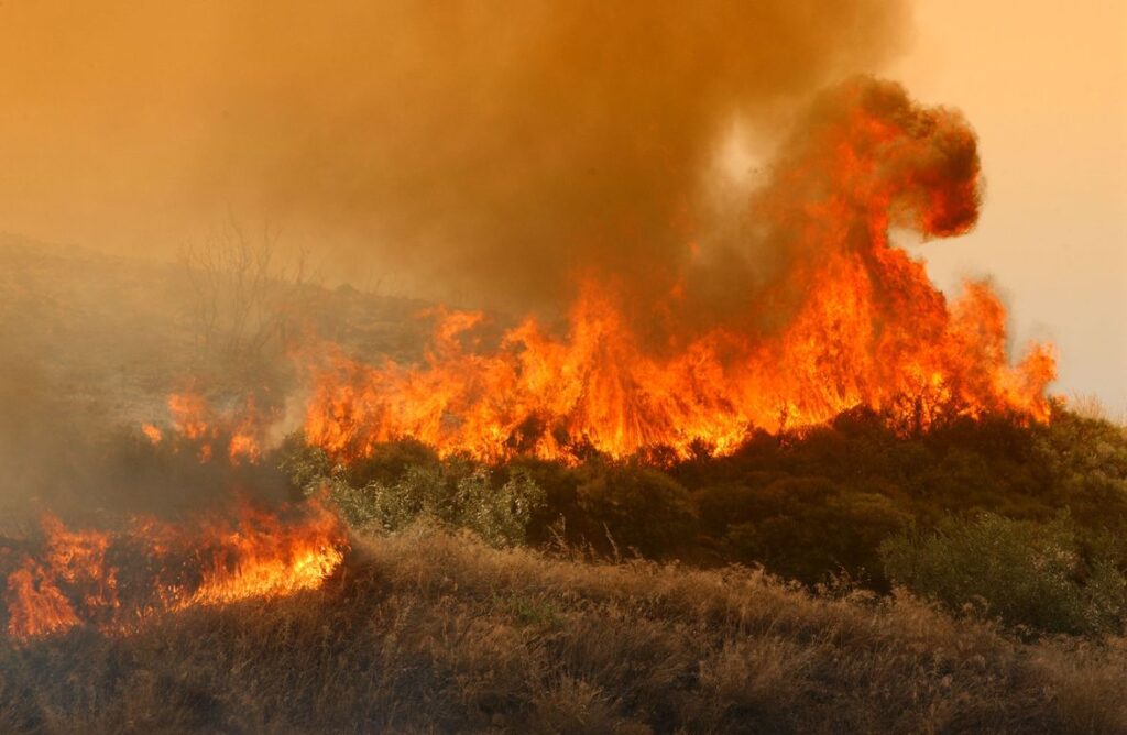 Κισσός Πηλίου: ξέσπασε μεγάλη πυρκαγιά