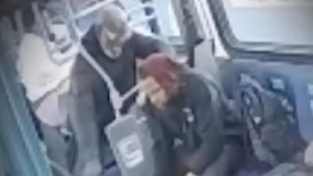 ΗΠΑ: επιβάτης λεωφορείου μαχαίρωσε 33 φορές έναν 30χρονο
