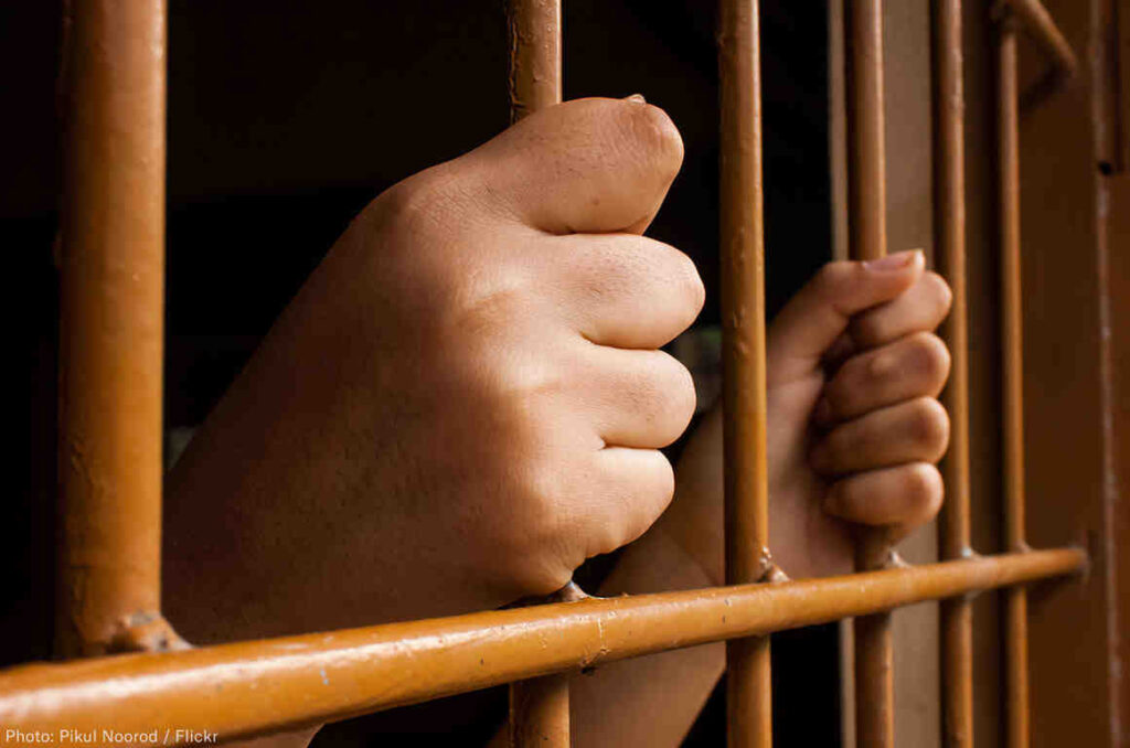 Προφυλακίστηκε η 26χρονη για τα "ροζ" ραντεβού που έκλεινε στην 17χρονη