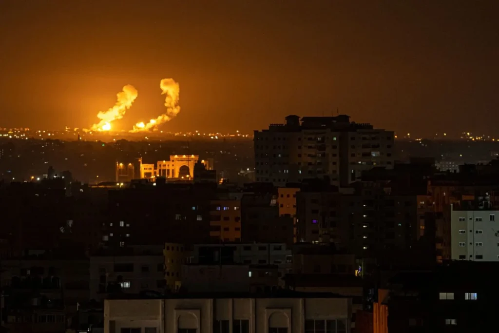 Νέα κλιμάκωση στη Μέση Ανατολή: Το Ισραήλ βομβάρδισε περιοχές στον Λίβανο και τη Λωρίδα της Γάζας