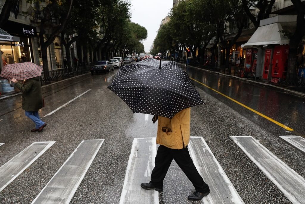 Καιρός: Κυριακή των Βαΐων με βροχές