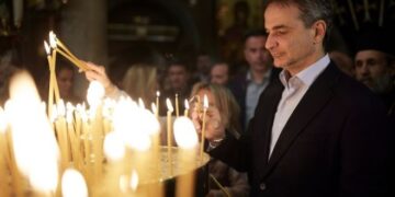 Μητσοτάκης: Στην Τήνο με τη σύζυγό του