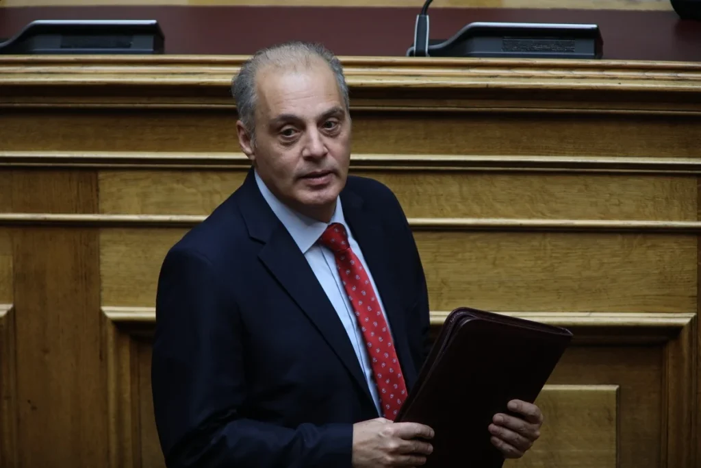 Στην Επιτροπή Δεοντολογίας παραπέμπει τρεις βουλευτές του ο Βελόπουλος