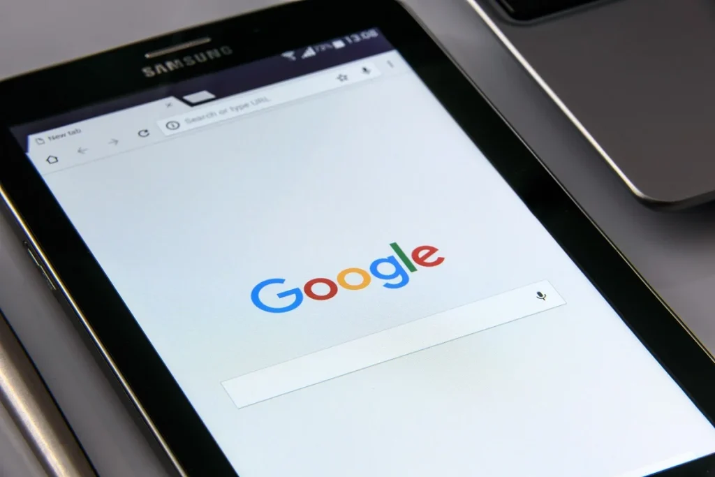 H Google μας «ακούει» - Πώς να απενεργοποιήσετε τη λειτουργία στο κινητό σας τηλέφωνο
