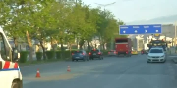 Τροχαίο στη λεωφόρο Αθηνών - ΙΧ έπεσε πάνω σe περιπολικό-τραυματίστηκε ένας αστυνομικός