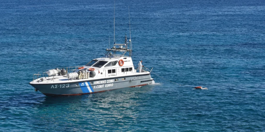 Σκάφος με 100 μετανάστες εντοπίστηκε στα Κύθηρα-Επιχείρηση για τη μεταφορά τους στη Νεάπολη