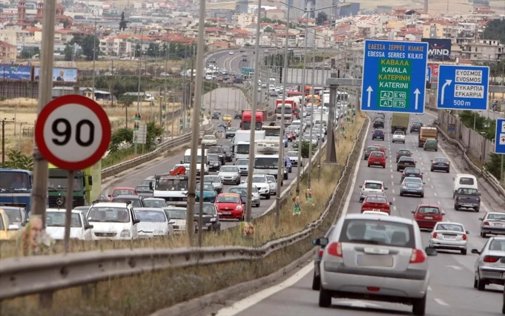 Καραμπόλα έξι οχημάτων στον περιφερειακό στη Θεσσαλονίκη– Μεγάλο μποτιλιάρισμα