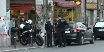Πλατεία Βάθης: Συμπλοκή με ένα νεκρό άνδρα