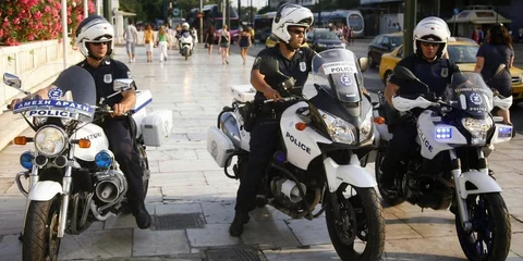 Καταδίωξη στη Θεσσαλονίκη με τραυματίες αστυνομικούς
