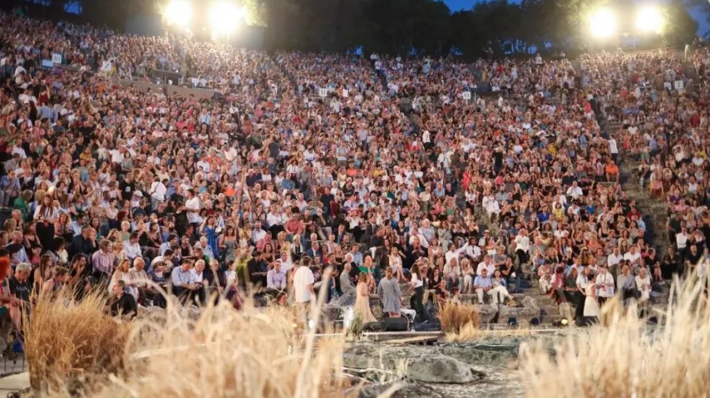 Αρχαίο Θέατρο Επιδαύρου: Άνοιξε για φέτος με τον «Ιππόλυτο» - 17.500 θεατές παρακολούθησαν την παράσταση