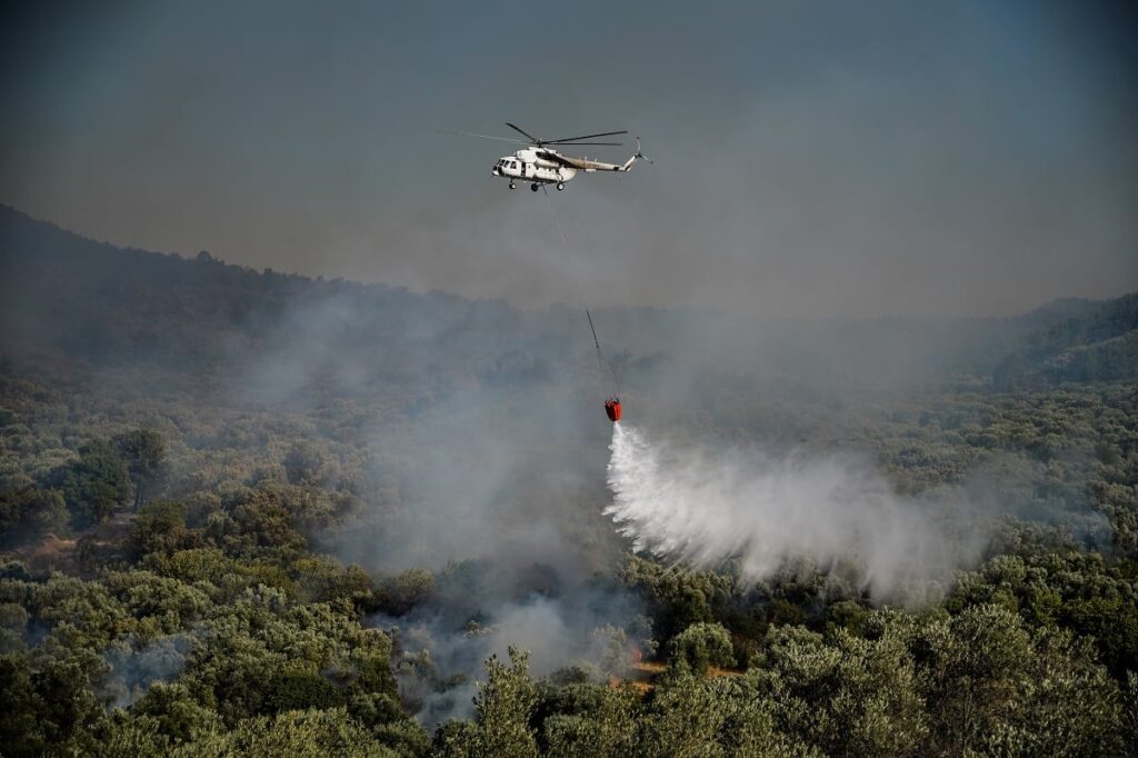 Μεγάλη πυρκαγιά στη Λέσβο τώρα