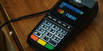 Υποχρεωτικά μηχανήματα POS σε delivery