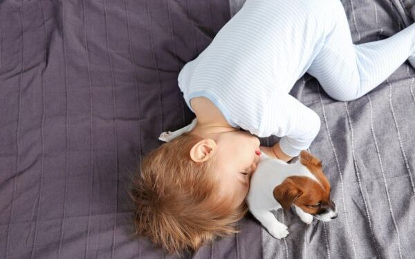 Πως να μάθετε το παιδί να κοιμάται στο δικό του κρεβάτι