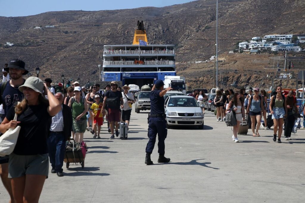 Τιμή της βενζίνης στα νησιά: Άγγιξε τα τρία ευρώ