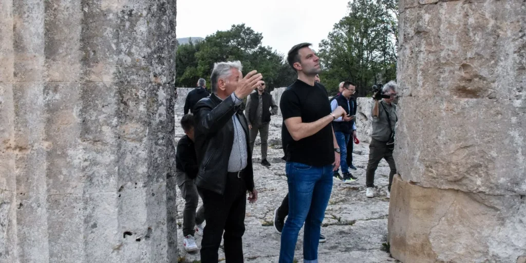 Στέφανος Κασσελάκης: Περιοδεία στον νομό Κορινθίας