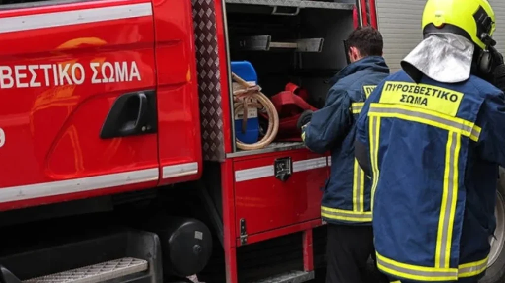 Ιωάννινα: Φωτιά στο κτίριο της Λέσχης Αξιωματικών