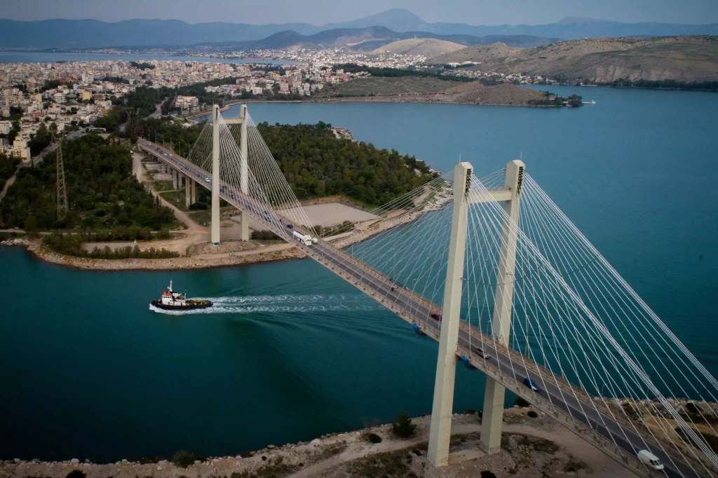 Αυτοκτονία στη Χαλκίδα: Πήδηξε από την υψηλή Γέφυρα και σκοτώθηκε