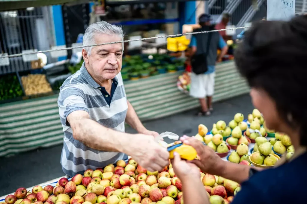 Λαϊκές αγορές: POS και ταμειακές μηχανές από την 1η Μαρτίου