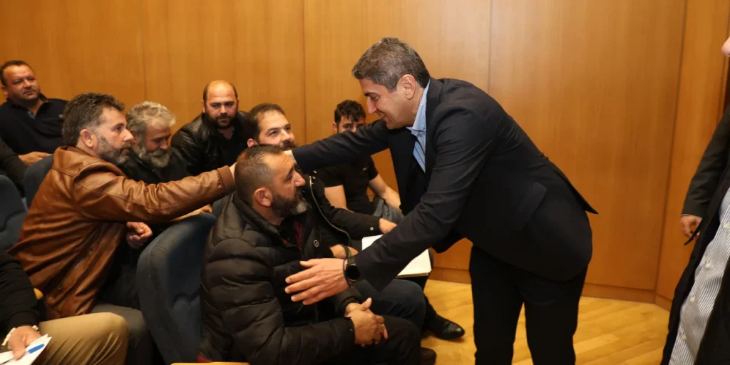 Λ. Αυγενάκης: Σύσκεψη με τους αγρότες της Κρήτης - «Μέσα από το διάλογο σίγουρα όλοι γινόμαστε πιο σοφοί»