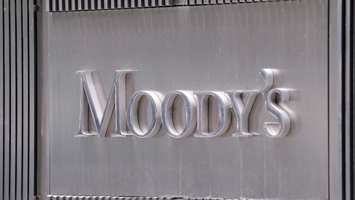 Moody’s: Η αξιολόγηση του ελληνικού αξιόχρεου παραμένει στην κατηγορία Ba1