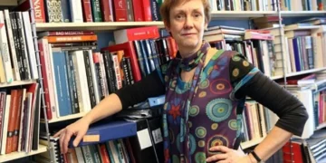 Elizabeth Sheehy: θα πρέπει οι γυναίκες να μπορούν να δολοφονήσουν τους άνδρες τους προληπτικά