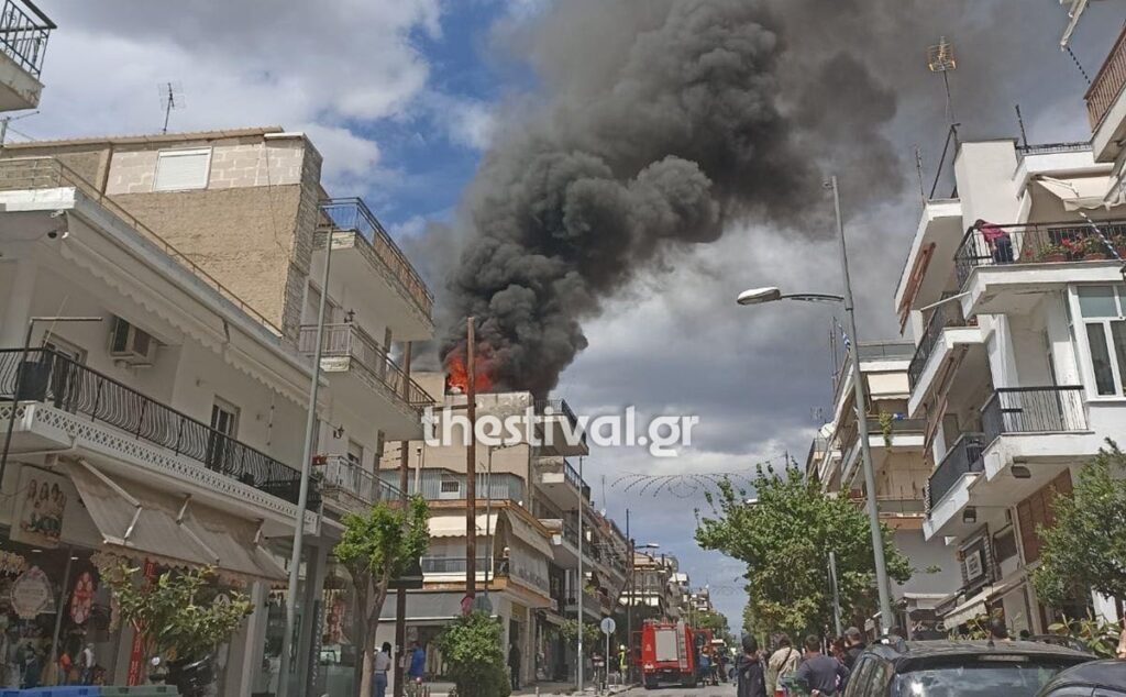 Θεσσαλονίκη: Πυρκαγιά σε πολυκατοικία στην Άνω Ηλιούπολη