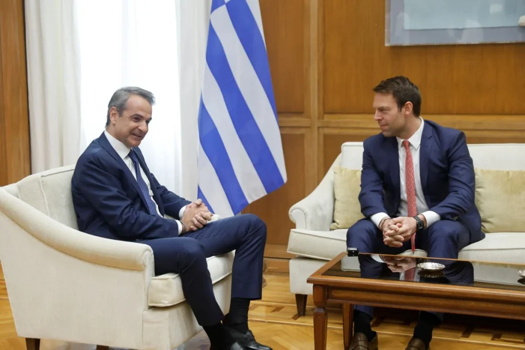 ΣΥΡΙΖΑ για τη συνέντευξη του πρωθυπουργού: «Γιατί ο Μητσοτάκης χαμήλωσε τον πήχη για τις ευρωεκλογές»