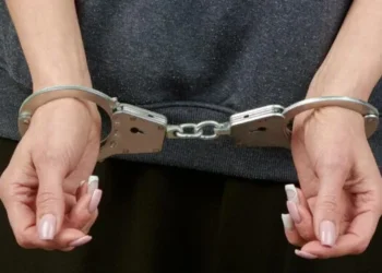 Λέσβος: συνελήφθη γυναίκα που απειλούσε τον πρώην σύντροφό της και την κοπέλα του
