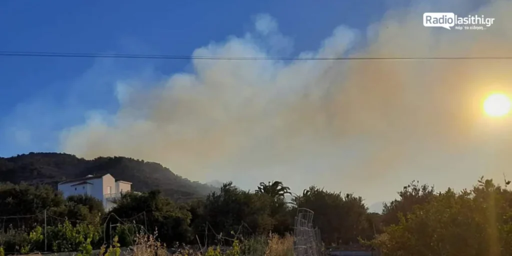 Κρήτη: Συναγερμός στη Πυροσβεστική - Μεγάλη φωτιά στην Ιεράπετρα