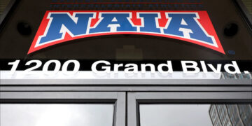 NAIA: απαγόρευση τρανς γυναικών από συμμετοχή σε γυναικεία αθλήματα