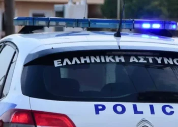 Αμπελόκηποι: 44χρονη κάλεσε την αστυνομία και... τους απείλησε με όπλο!