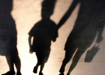 Κατήγγειλε ψευδώς τον πρώην της για τον αποξενώσει από το παιδί τους