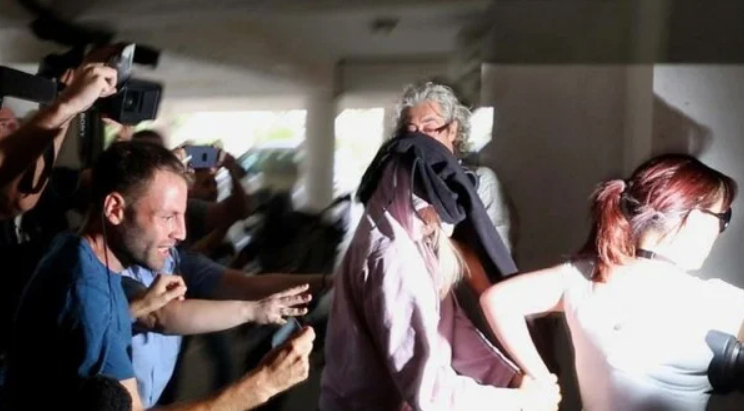 Κύπρος: 11 οργανώσεις απαιτούν την αθώωση της 19χρονης Βρετανίδας που κατηγορείται για ψευδή καταμήνυση ομαδικού βιασμού