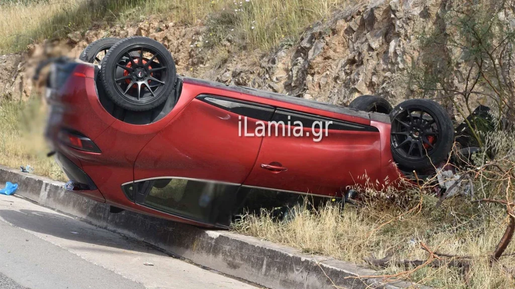 Τροχαίο στη Λαμία: Τούμπαρε ΙΧ αυτοκίνητο