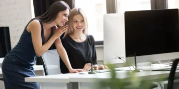 Αύξηση 13% στους μισθούς των γυναικών