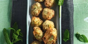 Τραγανοί καλοκαιρινοί κολοκυθοκεφτέδες