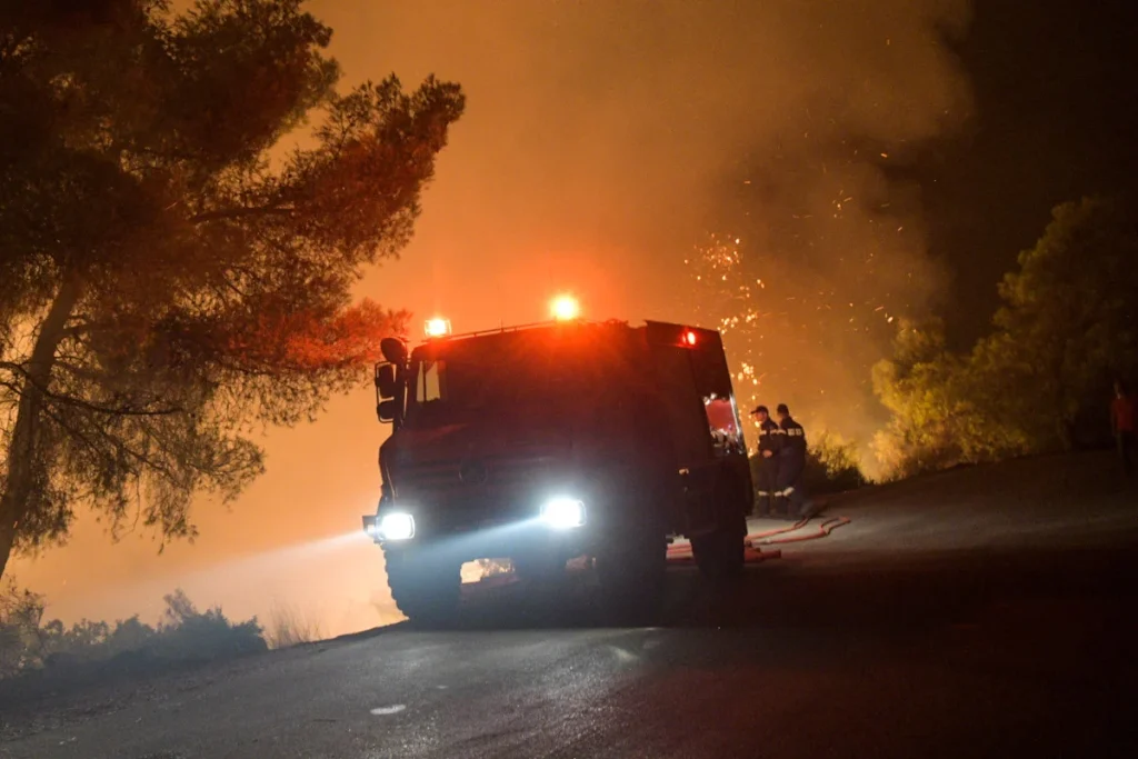 Καβάλα: Φωτιά στον κόμβο της παραλίας Οφρυνίου