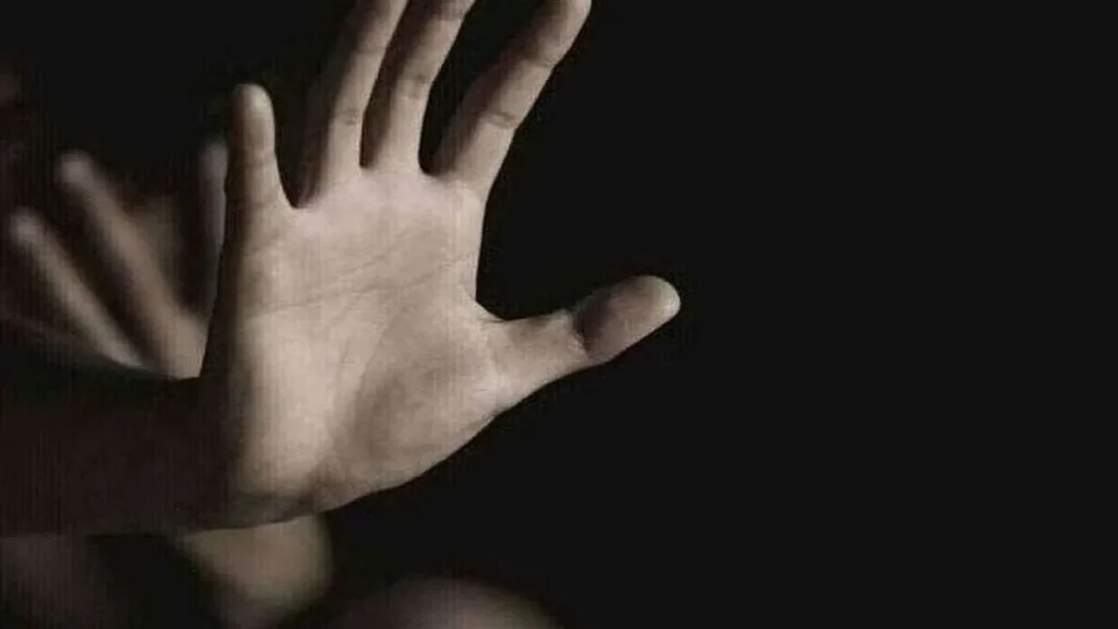 Εφιαλτικό βράδυ για ζευγάρι Ολλανδών στην Κρήτη - Δύο Σουδανοί προσπάθησαν να βιάσουν 19χρονη