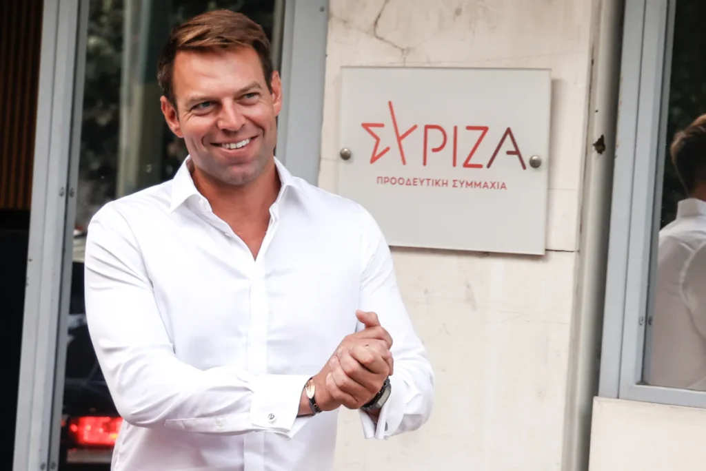 Ανάρτηση Κασσελάκη για τα μπόνους και τους μισθούς των τραπεζιτών: «Οι τραπεζίτες αφού υπηρέτησαν το "δόγμα Μητσοτάκη" δίνουν τώρα μπόνους στους εαυτούς τους»