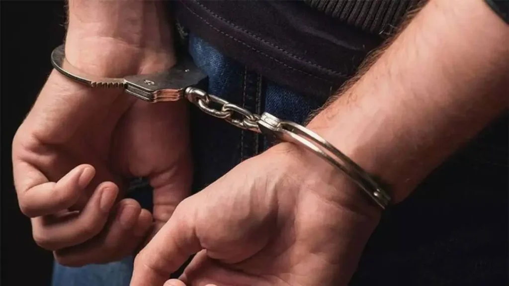 Νέα Ιωνία: Συνελήφθη άνδρας που πέταγε μολότοφ από το μπαλκόνι του και απειλούσε ότι θα αυτοκτονήσει