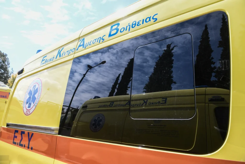 Πάτρα: Οδηγός δικύκλου παρέσυρε τρεις μαθητές