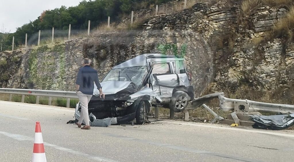 Θανατηφόρο τροχαίο στα Γιάννενα: Νεκρή 52χρονη οδηγός ΙΧ - Τραυματίστηκε ο 20χρονος γιος της