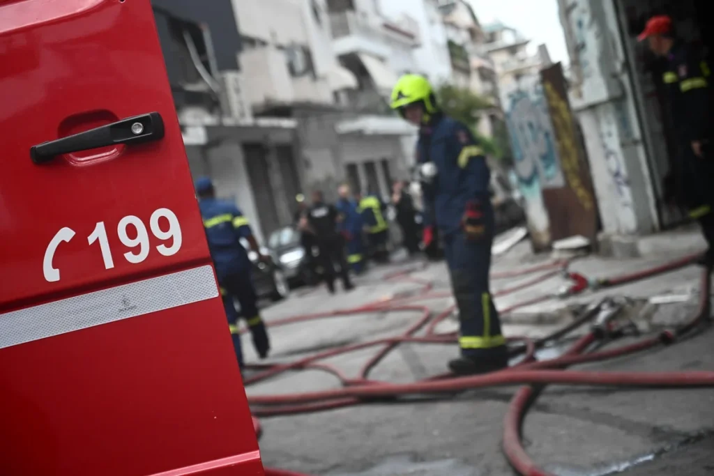 Φωτιά σε παιδότοπο στο Περιστέρι - Απεγκλωβίστηκαν παιδιά και γονείς