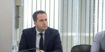 Υπουργείο Οικονομικών: "Σημαντική αύξηση εσόδων από ΦΠΑ σε ένα χρόνο από τη διασύνδεση των POS με τις ταμειακές"