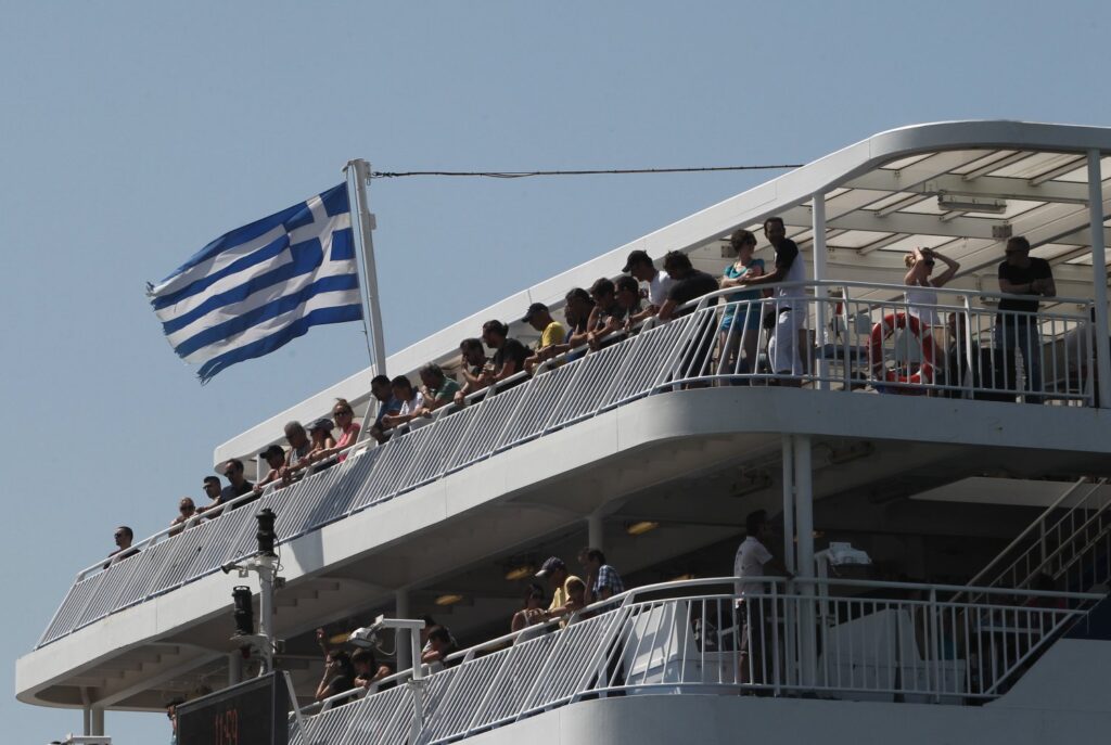 Πλοίο της γραμμής Κέρκυρα - Ηγουμενίτσα προσάραξε στα αβαθή, στο δέλτα του Καλαμά – Ταλαιπωρία για 500 επιβάτες