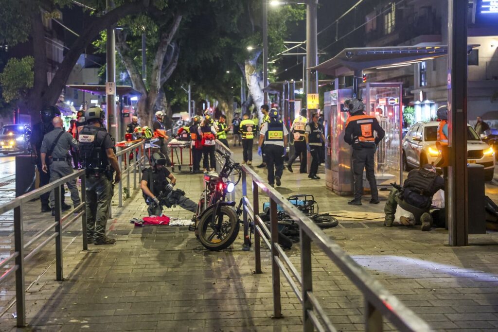 Ανακοίνωση ΥΠΕΞ: Έλληνας, κάτοικος Ιεροσολύμων, μεταξύ των νεκρών στην τρομοκρατική επίθεση στο Τελ Αβίβ