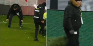 Γερμανία: Φίλαθλοι έριξαν στολίδια και χριστουγεννιάτικο δέντρο στο γήπεδο!