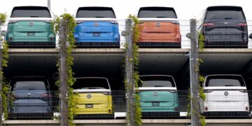 Γερμανία: Διαπραγματεύσεις της Volkswagen με τα συνδικάτα για να αποφευχθεί το κλείσιμο εργοστασίων