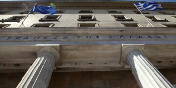 Οι τουριστικές εισπράξεις αυξήθηκαν κατά 1 δισ. ευρώ το 11μηνο 2024 σε σύγκριση με πέρσι