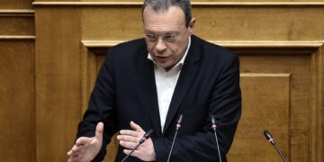 Ο Σωκράτης Φάμελλος ζητά την απόσυρση της υποψηφιότητας του Κωνσταντίνου Τασούλα